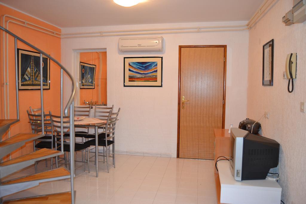Apartments Cavae Romanae Медулин Стая снимка