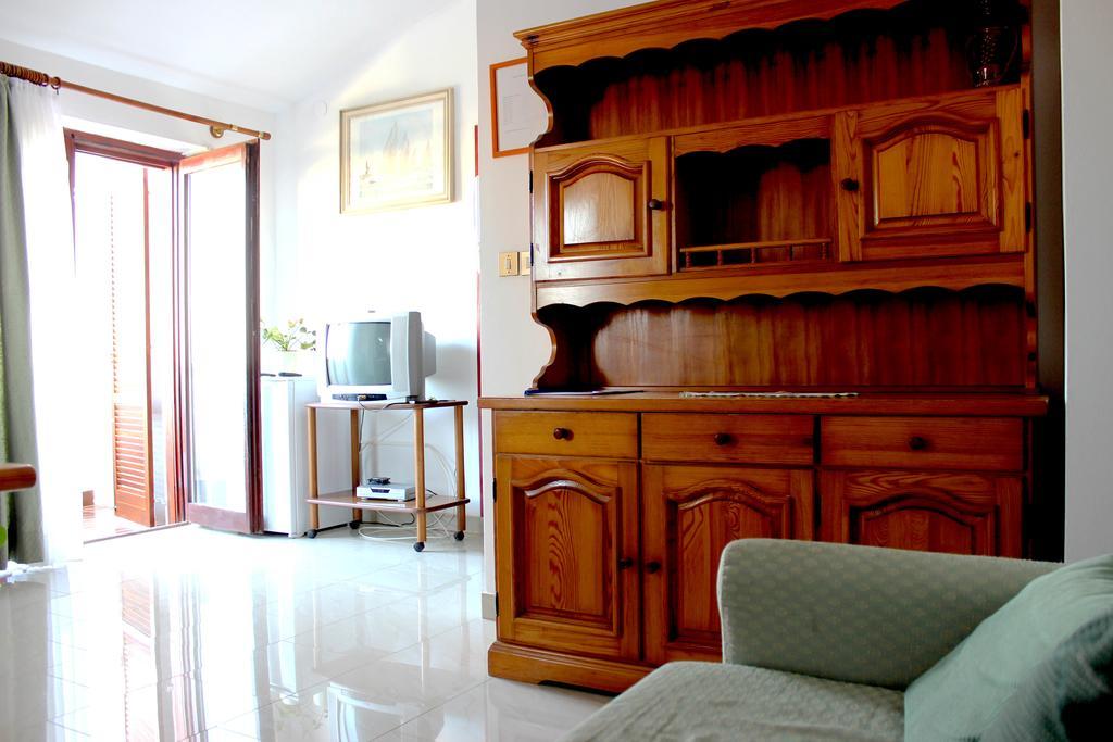 Apartments Cavae Romanae Медулин Екстериор снимка