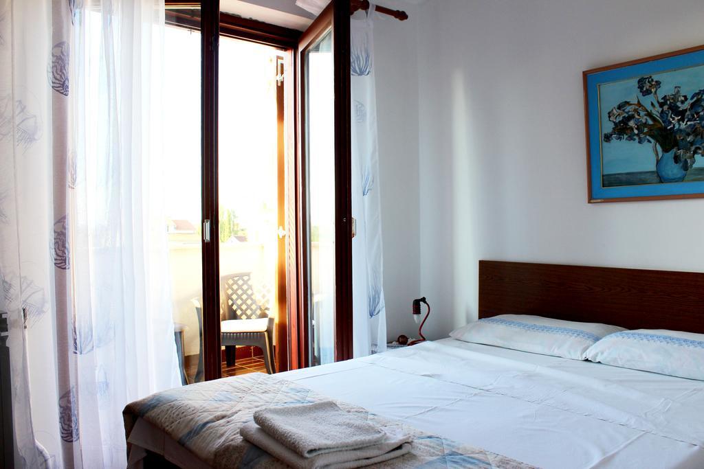 Apartments Cavae Romanae Медулин Екстериор снимка
